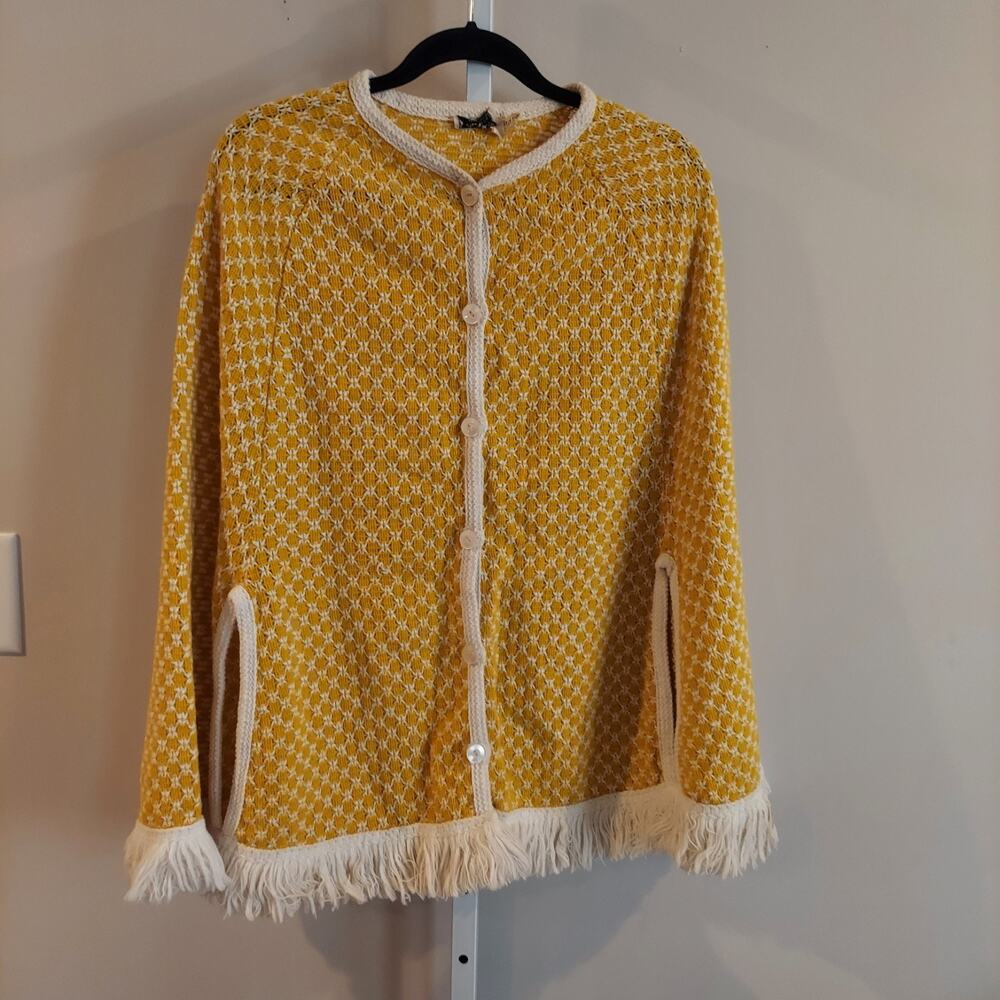 Vintage Crochet Fringe Poncho (stain) Yellow Cream Button Up Arm Holes Union‎